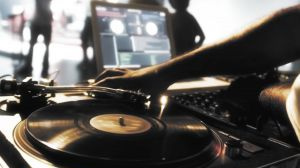 ČIO: Mladistvým se stále nalévá alkohol