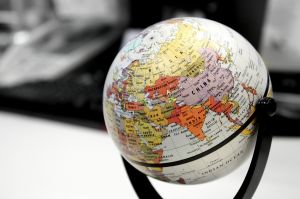 Asie bere krizi jako výzvu, Evropa se jí bojí, Češi mírně optimističtí