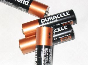 Každý prodejce, který má baterie a monočlánky, nebo zboží na baterie v nabídce, bude muset odebírat i použité