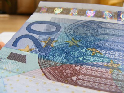 HDP eurozóny kleslo o 4,9%