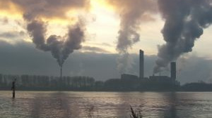 Firmy možná získají až 70 % emisních povolenek