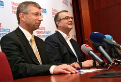 TOP09: Česku hrozí vysoký deficit, je třeba nejen škrty ve výdajích, ale změny v zákonech