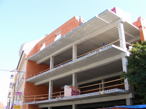 Dodavatelé interiérů bojují o přežití, přišli o zakázky od developerů