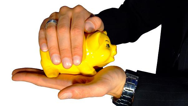 Spoření: Jsme národem „střádalů“. Jak spoříme své peníze?