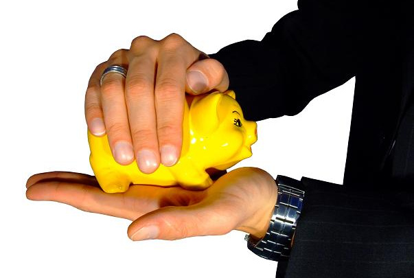 Spoření: Jsme národem „střádalů“. Jak spoříme své peníze?