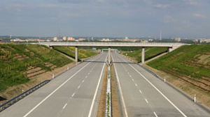 Dálniční známky mají od nového roku zdražit, roční vyjde na 1200Kč