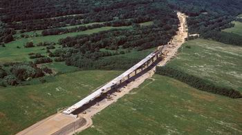 Stavbu dálnic v Česku prodražují spekulanti s pozemky