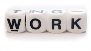 Firmy propouští zaměstnance a berou je zpět jako brigádníky