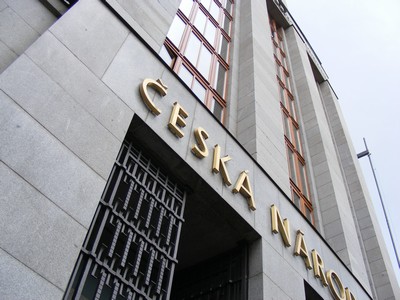 ČNB ponechala úrokové sazby, koruna posiluje