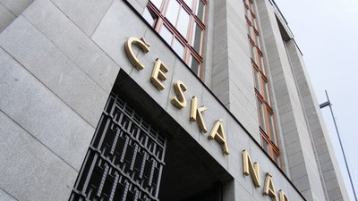 ČNB ponechala úrokové sazby, koruna posiluje