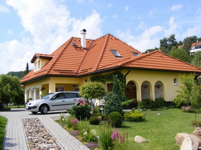 Místo bytů v Česku frčí prodej a stavba rodiných domků