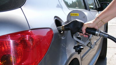 Benzín i nafta od ledna dvakrát vzroste, díky daním i biopalivům