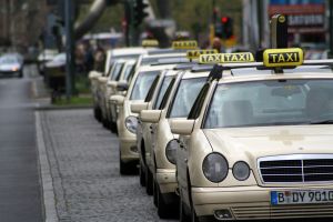 40 procent taxikářů porušuje zákon, na co máte právo?