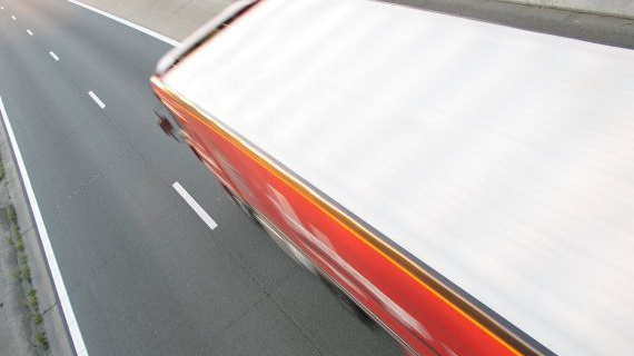 Mýtné nově v pátek odpoledne zdraží