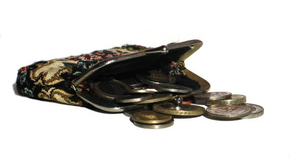 Lidé souhlasí se zvýšením mateřské, 13. důchody ale odmítají