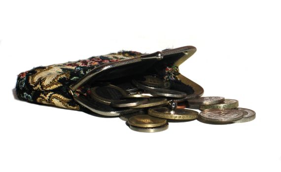 Lidé souhlasí se zvýšením mateřské, 13. důchody ale odmítají