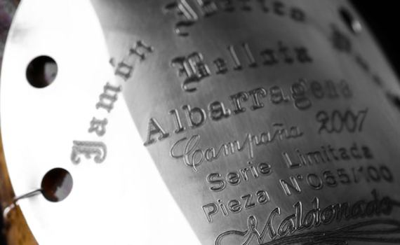 Začala se prodávat nejdražší šunka na světě. Kilo stojí 8 tisíc korun