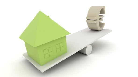 Úrokové sazby u hypoték konečně klesají. Zájem klientů je však mizivý