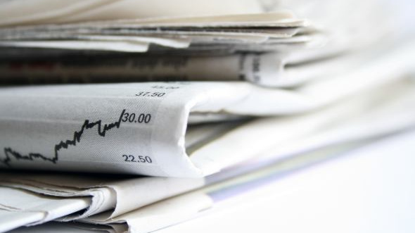 Akcie v uplynulém týdnu: Jak ovlivnily kurz akcie hospodářské výsledky Komerční banky? 