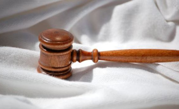 Nejvyšší soud možná už ve čtvrtek rozhodne, zda mají podnikatelé nárok na vrácení pojistného