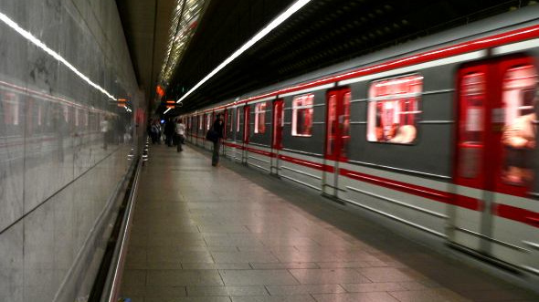mBank bude rozdávat zdarma lístky na metro. Jako "protest" proti bankovním poplatkům