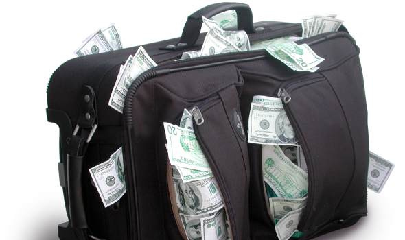 Platy manažerů státních firem mají být veřejné. Jsou nehorázné, říkají lidé