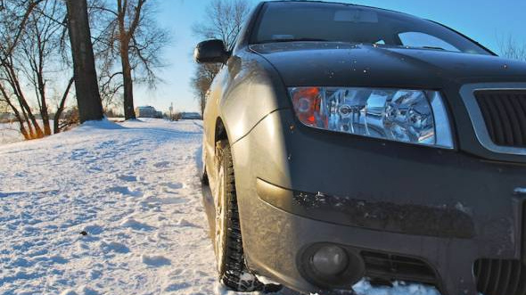 Benzín zdražil dvakrát víc než nafta. Jak se bude vyvíjet cena dál?