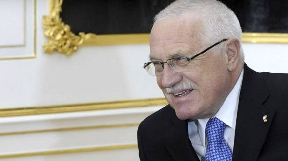 Klaus podepsal zákony umožňující vydat dluhopisy na pokrytí deficitu