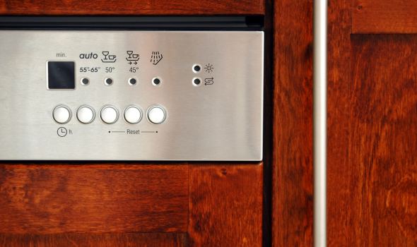 Test myček na nádobí: Většina myček nádobí dobře neumyje