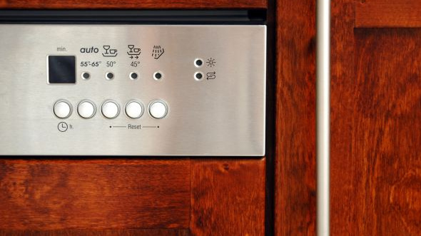 Test myček na nádobí: Většina myček nádobí dobře neumyje