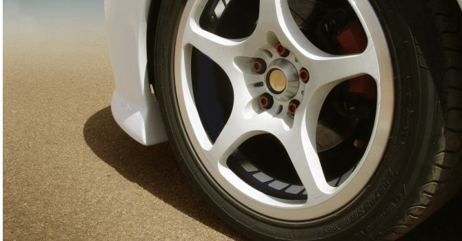 TEST letních pneu: pozor na nebezpečné letní pneumatiky