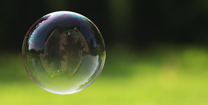 Ceny bytů klesají, nebo rostou? Statistici se přou s developery a realitkami