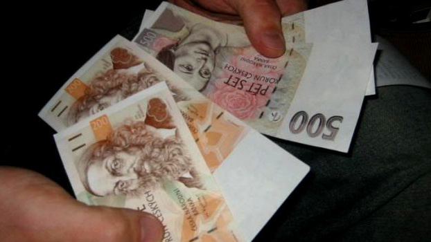 Zadlužení lidí u bank opět vzrostlo. Lidé už dluží 997,28 mld. Kč