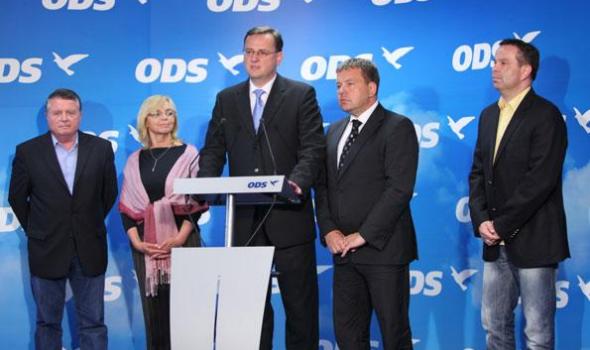 ODS, TOP09 a VV chtějí snížit platy i náhrady politiků