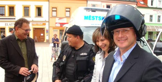 Litvínov přitvrdí a bude kontrolovat žadatele o sociální dávky zda nevlastní nemovitost