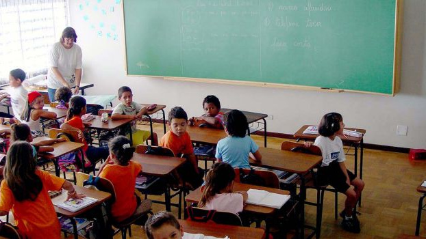 Nástupní plat začínajících učitelů může být i 20 tisíc korun