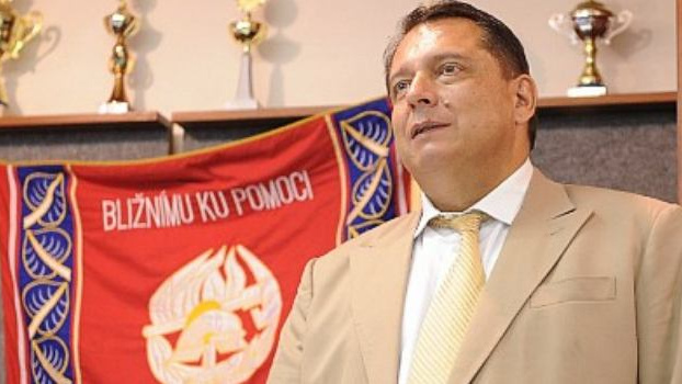 Paroubek: Lobby penzijních fondů zvítězilo, důchodci budou chodit o žebrácké holi