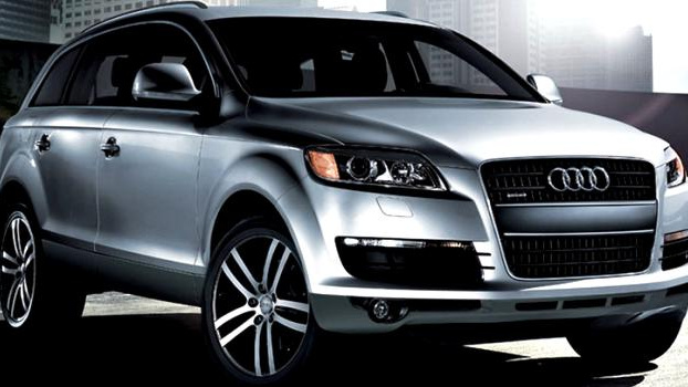 Pecina si nechal koupit obří audi, stejné, jako má David Beckham