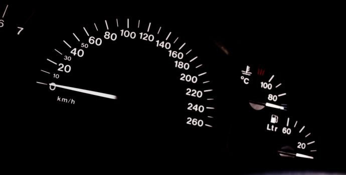 ČOI může trestat autobazary za zkreslení dat o počtu najetých kilometrů