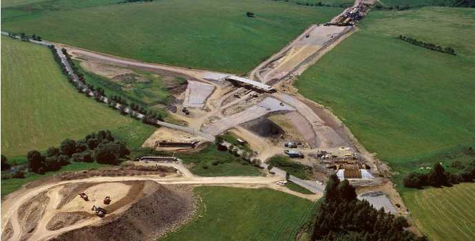 Škrty zastaví výstavbu dálnic. Pomoct může soukromý investor