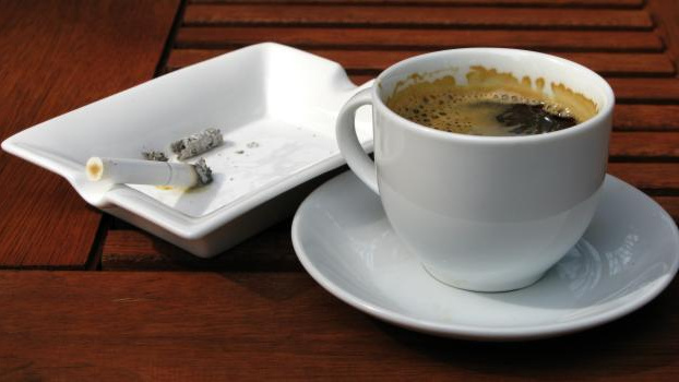 Třetina restaurací po novele zákona zakázala kouření