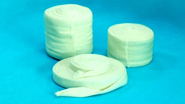 VZP chce ušetřit tak radí: použité obvazy si vyperte a vyžehlete