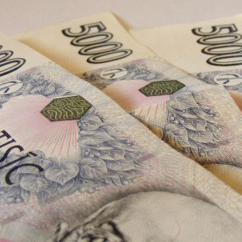 Do konce listopadu se státní dluh vyhoupl na téměř 141 miliard