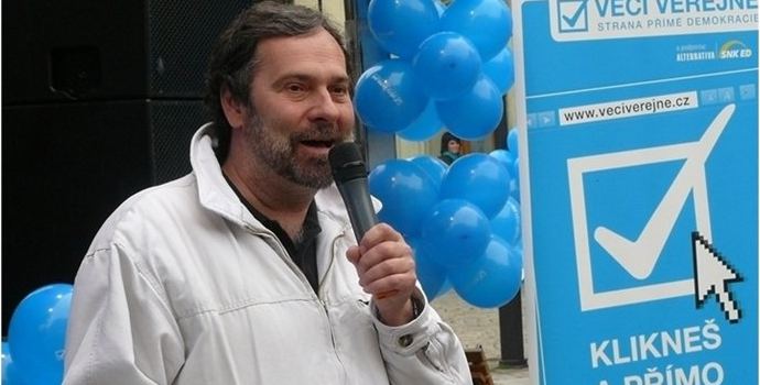 Věci veřejné neplní slib, poslanecké náhrady plně čerpají a nevrací