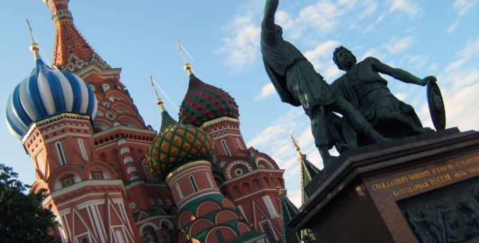 Práce v Rusku bude pro cizince přístupnější, zjednoduší pobyt pro celé rodiny