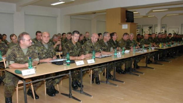 Až 70 procent vojáků přijde od ledna o hodnost