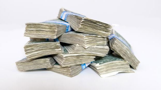 Politické strany loni přišly státní rozpočet na více než miliardu, nejvíce ČSSD