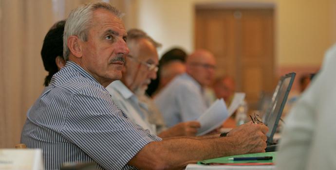 Ministr zdravotnictví Leoš Heger nabídl lékařům svou rezignaci