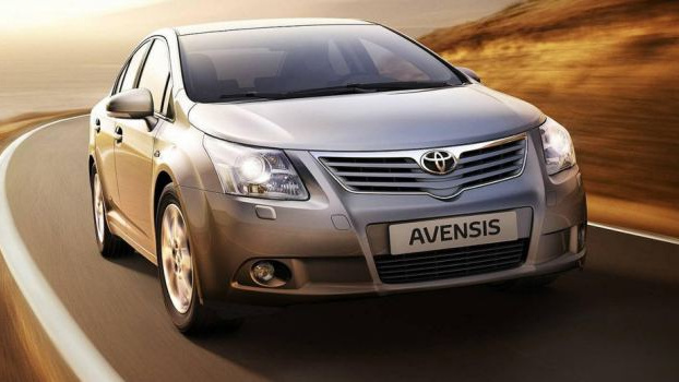 Toyota: Přes 1,7 milionu vozů musí do opravy kvůli úniku paliva