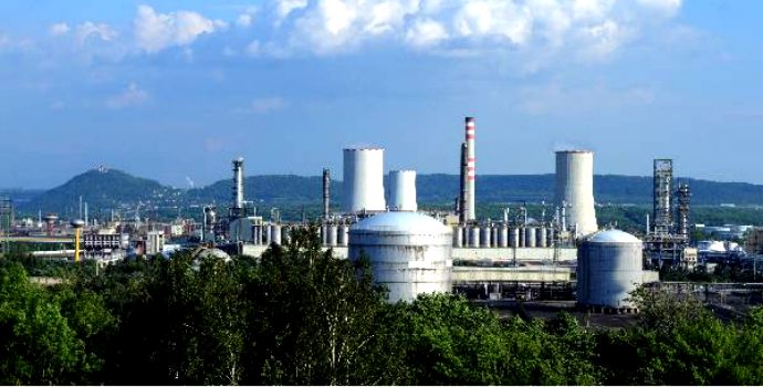 Unipetrol dosáhl v roce 2010 čistého zisku 937 milionů korun